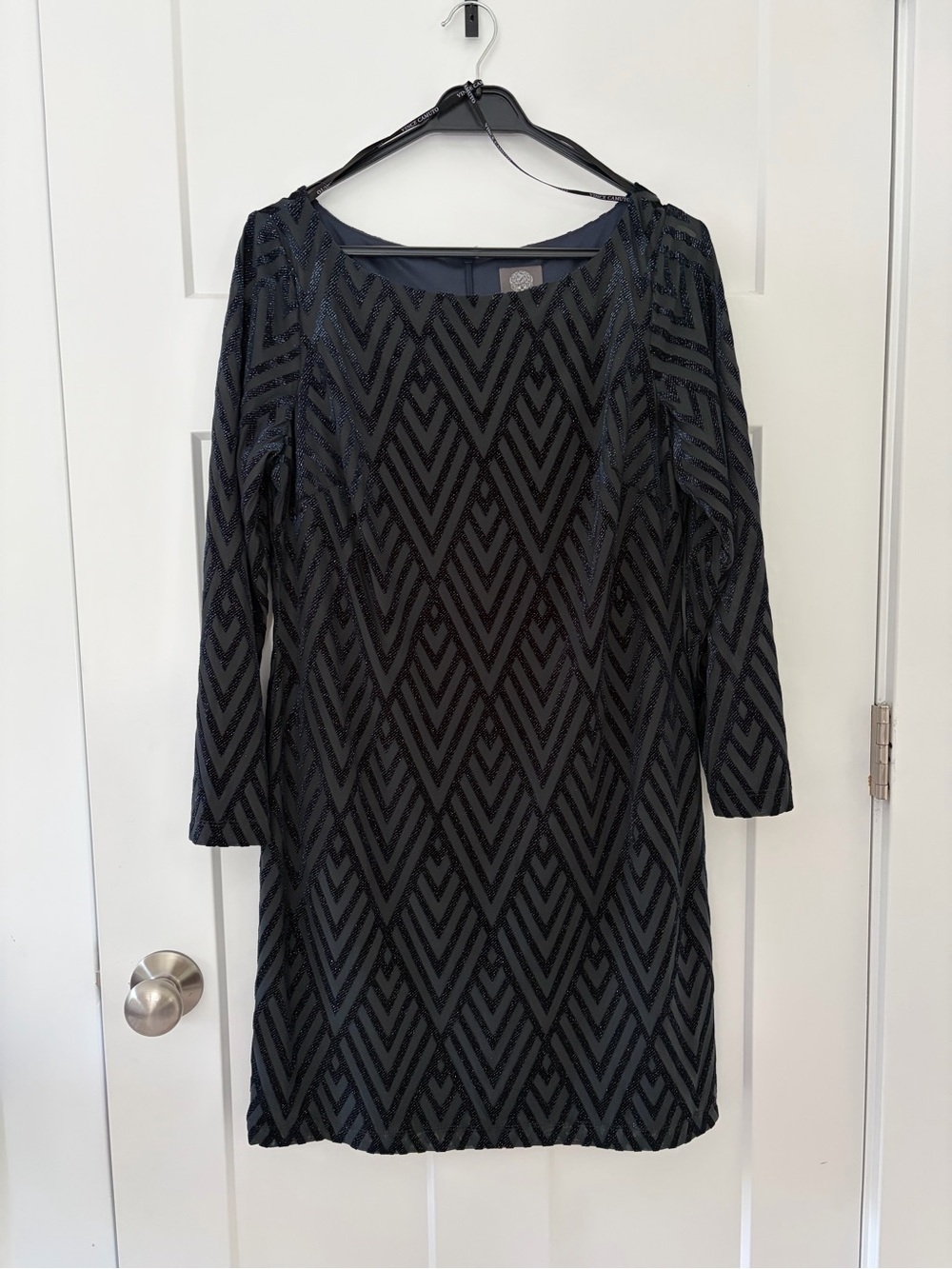 Vince Camuto Black/Green Geometric Velvet Sheath Dress - Women's